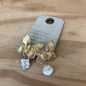 NWT Anthropologie butterfly gold pearl ear…